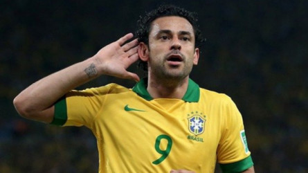 الأزمات الصحية تجبر البرازيلي فريد على وداع حزين لكرة القدم