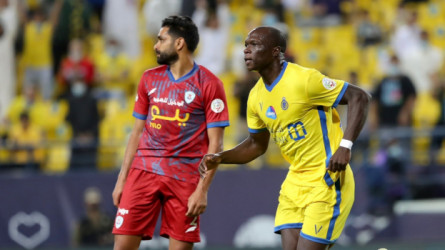 النصر يعلن إصابة فنسنت أبو بكر بـكورونا