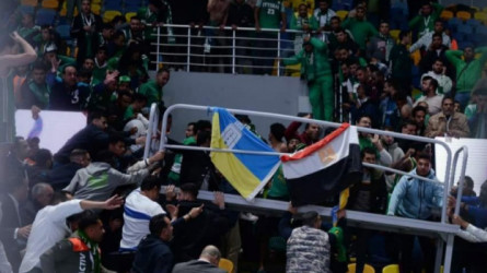 انهيار مدرج ملعب كرة سلة في مصر يتسبب في إلغاء المباراة