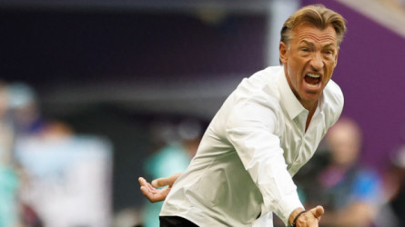 محاكمة رينارد.. أخطاء لا تغتفر أنهت مشوار السعودية مبكرا