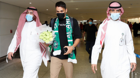 صورة| كارلوس إدواردو يعلن رحيله عن الأهلي برسالة مؤثرة