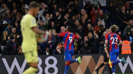  ليفربول يلاحق نجم كريستال بالاس.. وشرط مفاجئ من اللاعب قبل حسم الصفقة