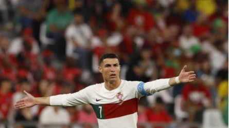 الحكم يفسد إنجاز رونالدو التاريخي.. وجماهير النصر تفاجئه في قطر