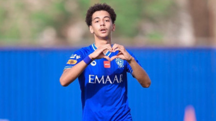 مهاجم الهلال يحلم بقميص منتخب مصر.. ويؤكد: صلاح مثلي الأعلى