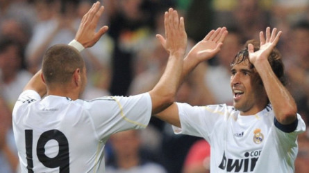 رسالة مثيرة من أسطورة ريال مدريد لبنزيما بعد كسره رقمه التاريخي