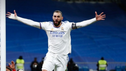 بنزيما يهزم ميسي وكريستيانو ويتوج بجائزة الأفضل في أوروبا