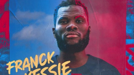 مكالمة هاتفية.. كيسي يكشف عن السر الحقيقي وراء الانضمام لبرشلونة