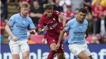 جوارديولا يكشف أسباب استبعاد رودري عن ديربي مانشستر