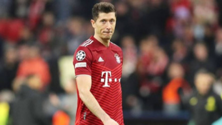 كواليس الاجتماع السري بين بايرن ميونخ ووكيل ليفاندوفيسكي