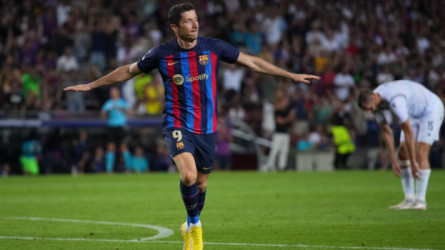 ليفاندوفسكي يهزم بنزيما ويهدد ميسي وكريستيانو في دوري الأبطال