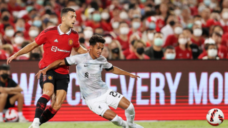 أول تعليق من تين هاج بعد هزيمته لليفربول بالأربعة