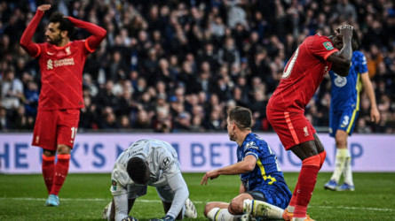 إصابات خطيرة تدمر نهائي كأس كاراباو.. ليفربول وتشيلسي في خطر