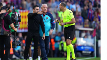 ملخص لمسات ماتيو لاهوز.. 43 بطاقة ودمر برشلونة في ليلة رأس السنة