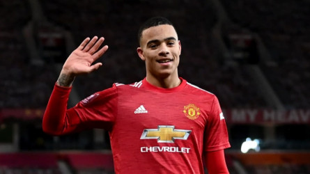 مفاجأة صادمة.. خروج نجم مانشستر يونايتد من السجن مؤقتا