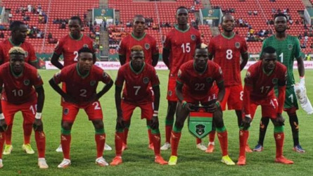 فضائح أمم إفريقيا..نجوم مالاوي جائعون ويعلقون ملابسهم على الأشجار