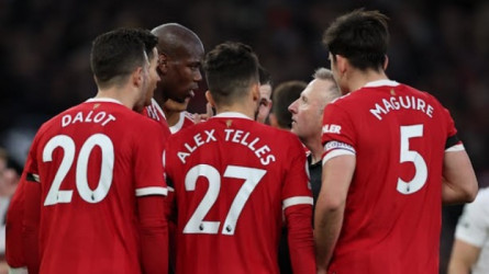 رسميا.. مانشستر يونايتد يعلن تجديد عقد نجمه حتى 2026