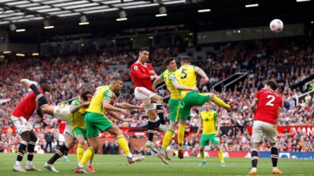 هاتريك رونالدو يعيد مانشستر يونايتد للانتصارات في البريميرليج