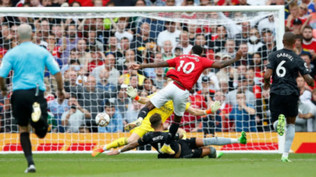 مانشستر يونايتد قطار مانشستر يونايتد يدهس أرسنال بثلاثية في قمة الدوري الإنجليزي