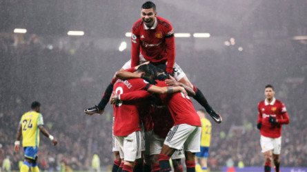 مانشستر يونايتد الممتع يهزم نوتنجهام بثلاثية في الدوري الإنجليزي 