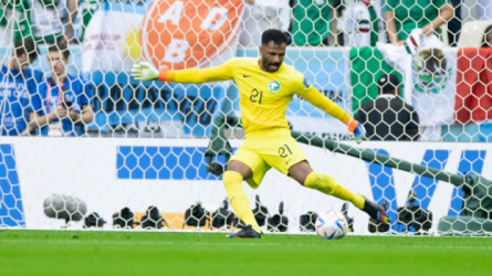 هروب العويس من الهلال.. حقيقة فسخ العقد من طرف واحد