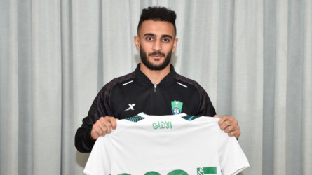 المجحد يجدد عقده مع الأهلي.. بعد عسيري والجهني