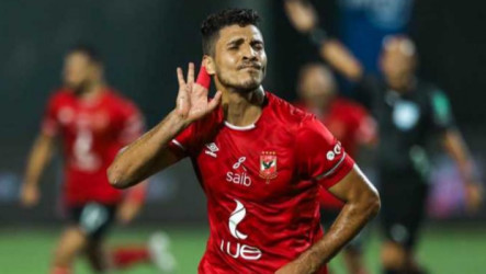 الخليج يتعاقد رسميا مع مهاجم الأهلي.. بطل إفريقيا