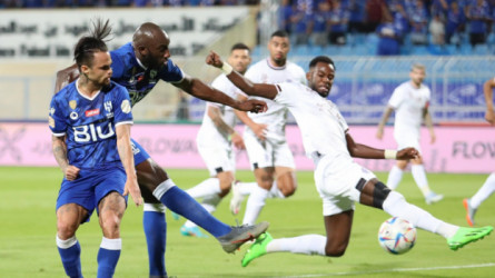 حارس الشباب يعلق على ركلة جزاء الهلال.. والصقور: النقطة جيدة!