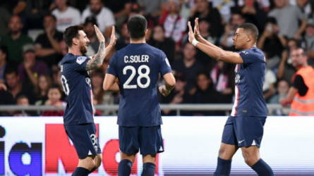 ميسي يقود تشكيل باريس سان جيرمان أمام أوسير في الدوري الفرنسي