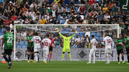 ميلان يسقط في فخ التعادل أمام ساسولو بالدوري الإيطالي 