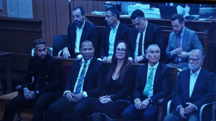 المتهم نيمار في المحكمة.. عقوبة السجن تطارده