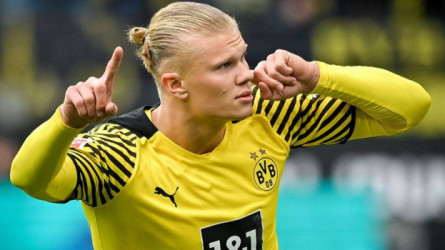 ثقة وقلق.. الجميع يترقب هالاند واللاعب يحدد ناديه الجديد