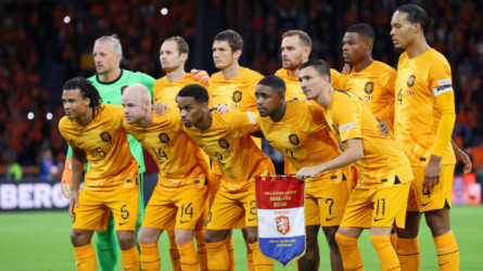 كيف أنقذ الصمغ حارس هولندا في كأس العالم؟.. اختراع خطير