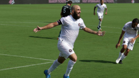 خط النهاية.. هيجواين يعلن رسميا اعتزاله كرة القدم