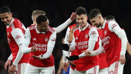 نجم أرسنال يشعل المنافسة بين النصر والأهلي