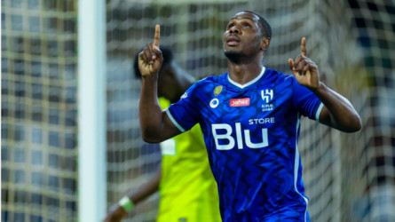 الشوط الأول| الهلال يتقدم على التعاون بثنائية النسر إيجالو