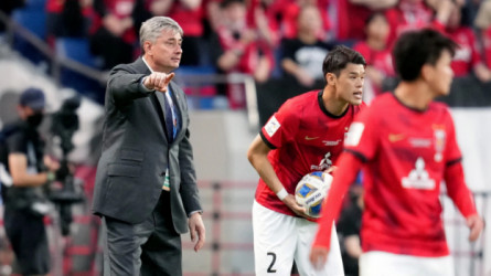 لعب الكرة القبيحة ضد الهلال ويعترف بحجمه..أخطر تصريح لمدرب أوراوا