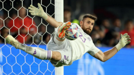 إنريكي على حق.. سيمون كتب التاريخ لإسبانيا وليس دي خيا