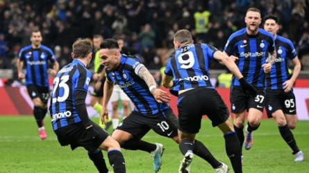 إنتر يحسم ديربي الغضب بهدف في ميلان بقمة الدوري الإيطالي