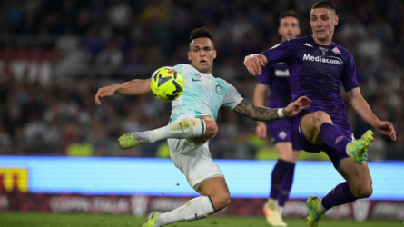 إنتر ميلان بطلا لكأس إيطاليا بانتصار مثير على فيورنتينا بثنائية 