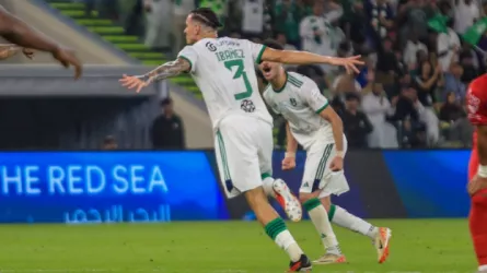 الهلال يخليك تسجل في نفسك.. نجم الأهلي يدخل التاريخ برقم سلبي