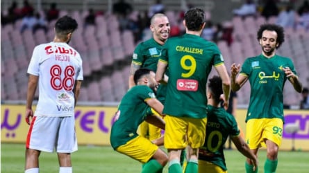  الهلال يتقدم خطوة عن الاتحاد في سباق التفاوض مع لاعب الخليج