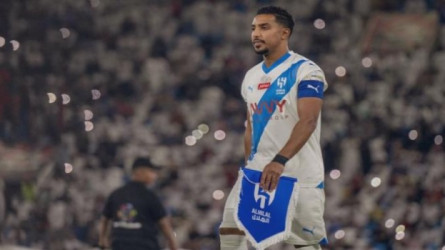 سالم الدوسري مهدد بخسارة جائزة الأفضل في آسيا.. تصريح رسمي