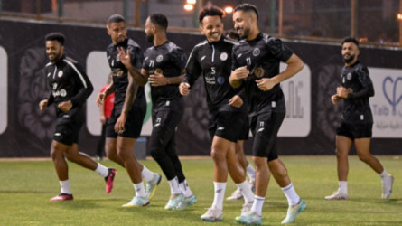 ثنائي الشباب يغيب عن التدريبات بسبب الإصابة