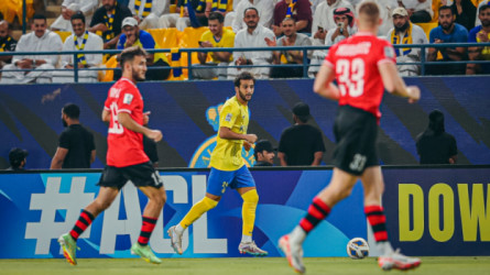 فيديو| هدف غريب يهز شباك النصر ويمنح التقدم للاستقلال
