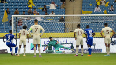 نجم النصر يثير الجدل.. هل تعمد الشماتة في ناديه بعد ديربي الهلال