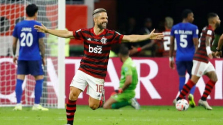 الهلال وفلامنجو إعلامي برازيلي يسخر من الهلال قبل صدام فلامنجو .. فريق مضحك