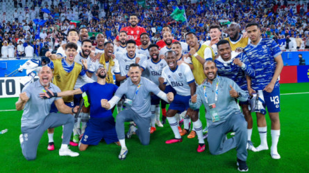 نجم الهلال يحصل على جائزة آسيوية بعد سباعية الدحيل