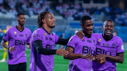 الهلال على الطريق الصحيح.. أرقام قياسية رغم الغيابات