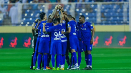 الهلال يطالب بـركلتي جزاء أمام أوراوا.. وتصرف غريب من الحكم