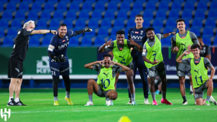 خيسوس يتلقى مفاجأة مزدوجة قبل موقعة الهلال والرائد